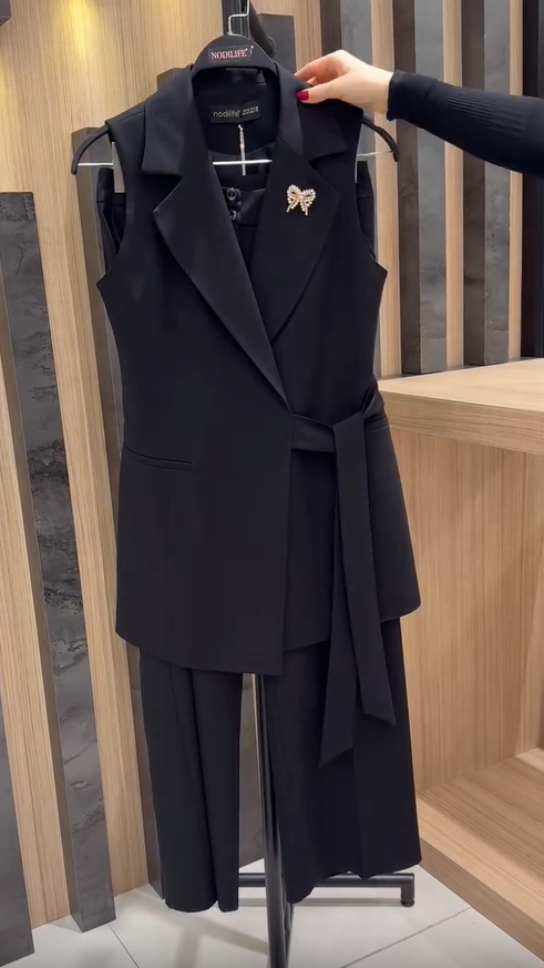 Valentina | Conjunto Elegante Sin Mangas