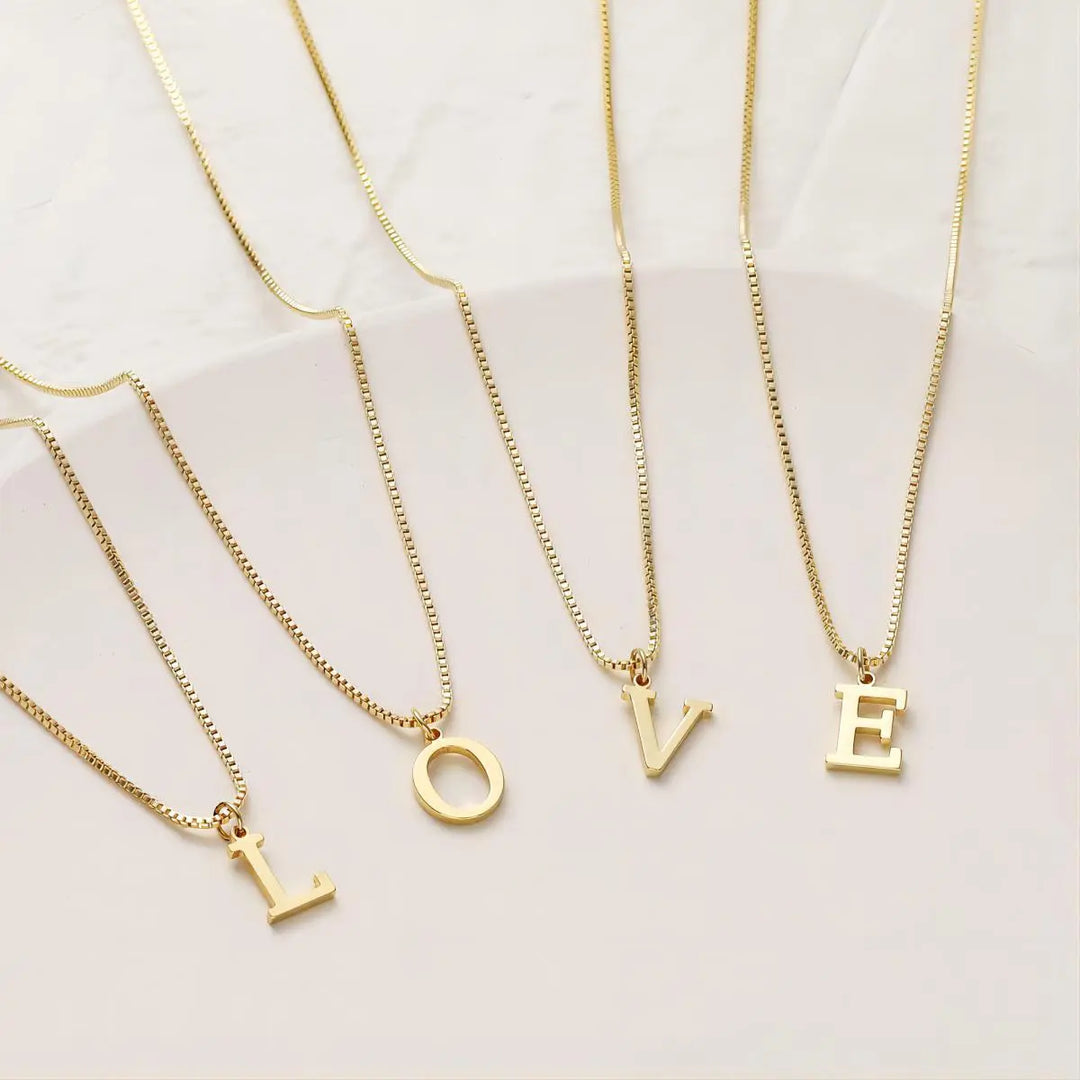 Enzhalynne | Collar de Oro de 18K con Iniciales