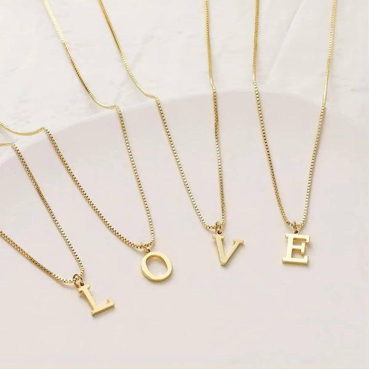 Enzhalynne | Collar de Oro de 18K con Iniciales