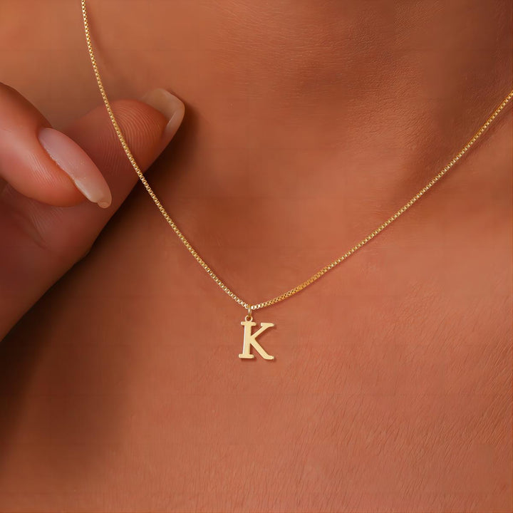Enzhalynne | Collar de Oro de 18K con Iniciales