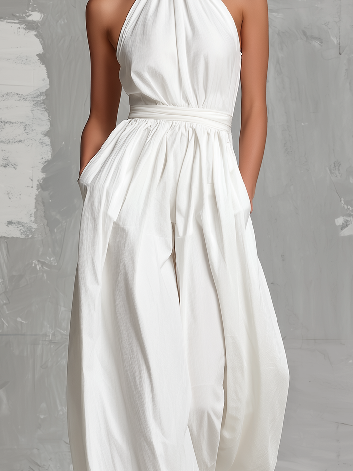 Fiamma | Elegante mono blanco de tejido trenzado con cuello halter sin mangas