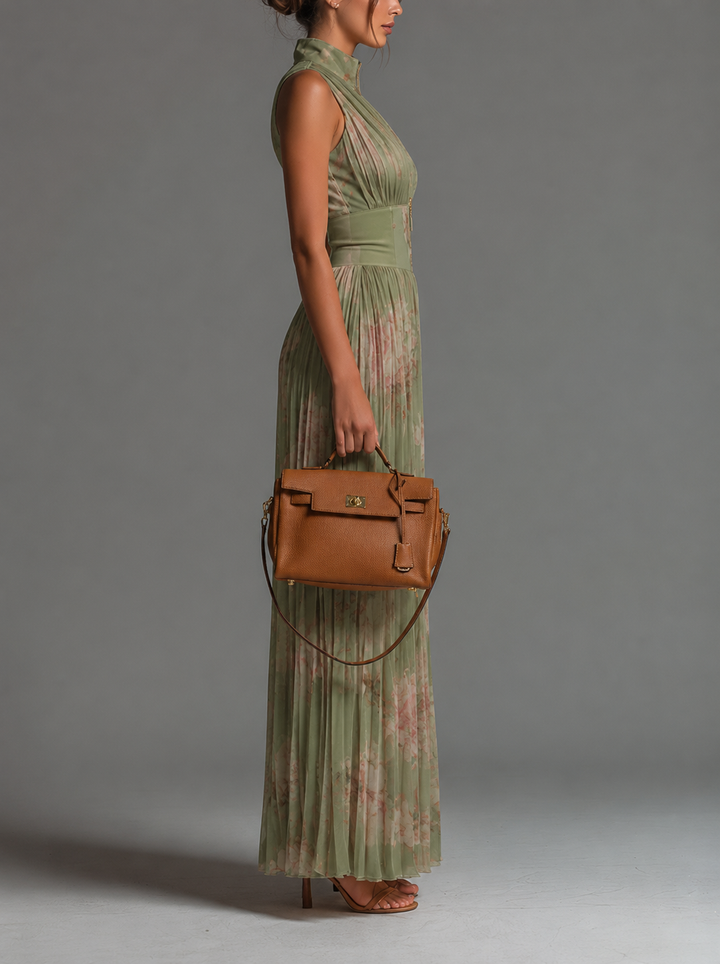Valentina | Mono plisado en chiffon verde salvia floral con mangas de kimono