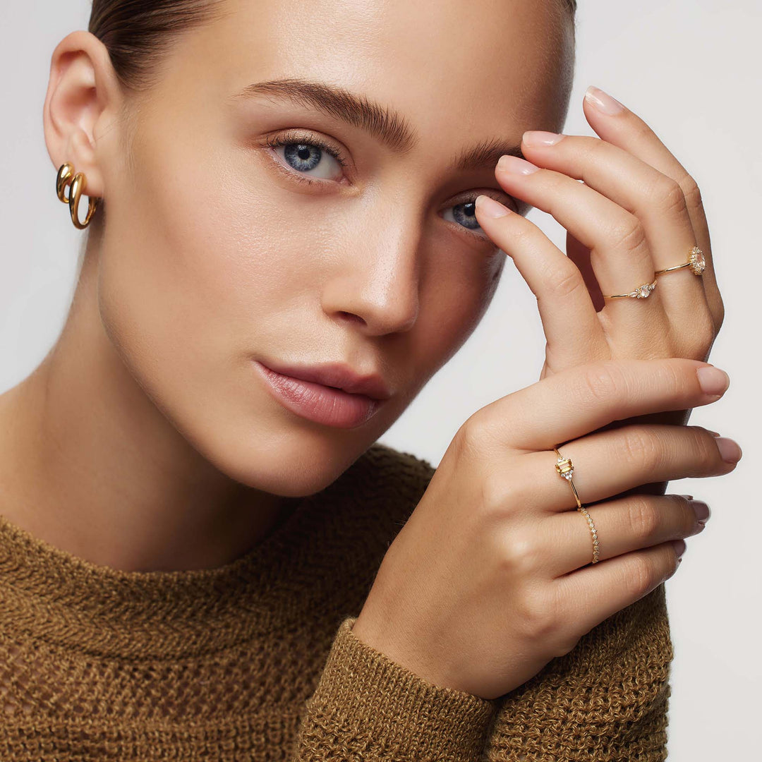 Lioravelle | Anillo de Diamante Violeta en Oro de 18 Quilates
