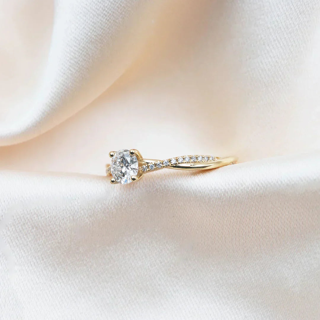 Ysmaryelle | Anillo de Oro de 18 Quilates