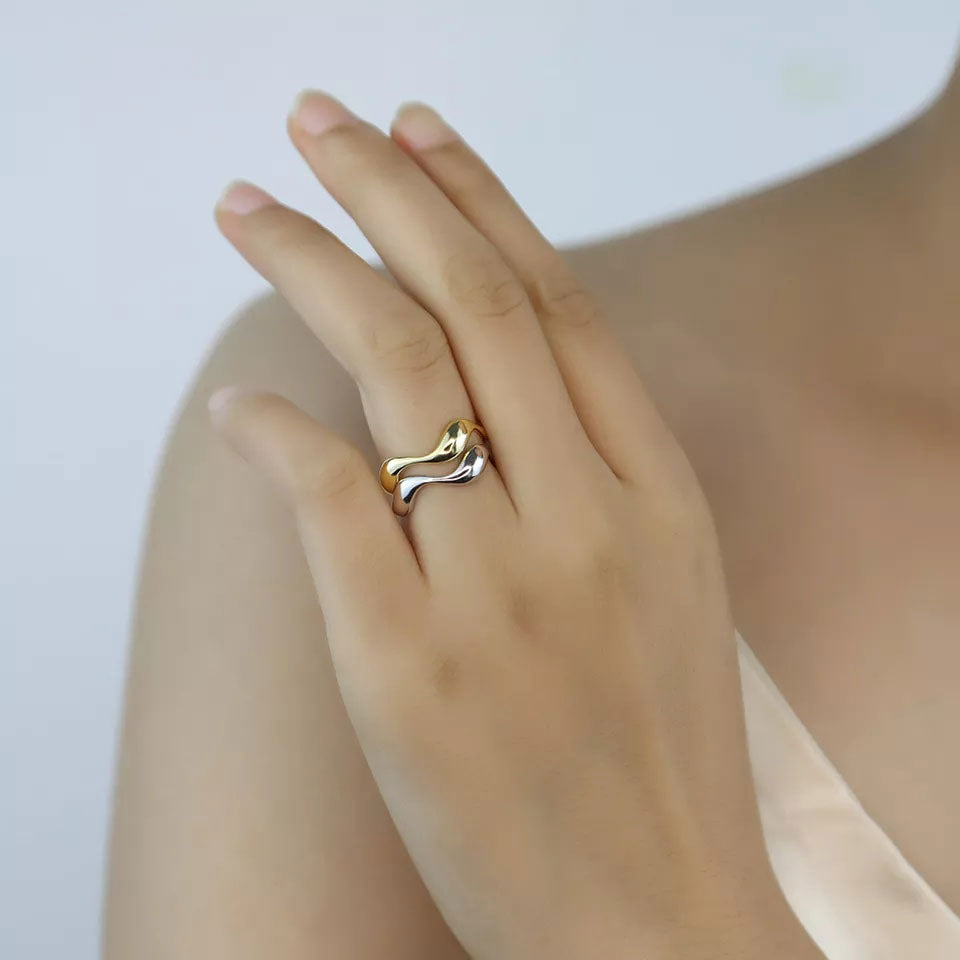 Carisseya | Anillo de Onda en Oro de 18K