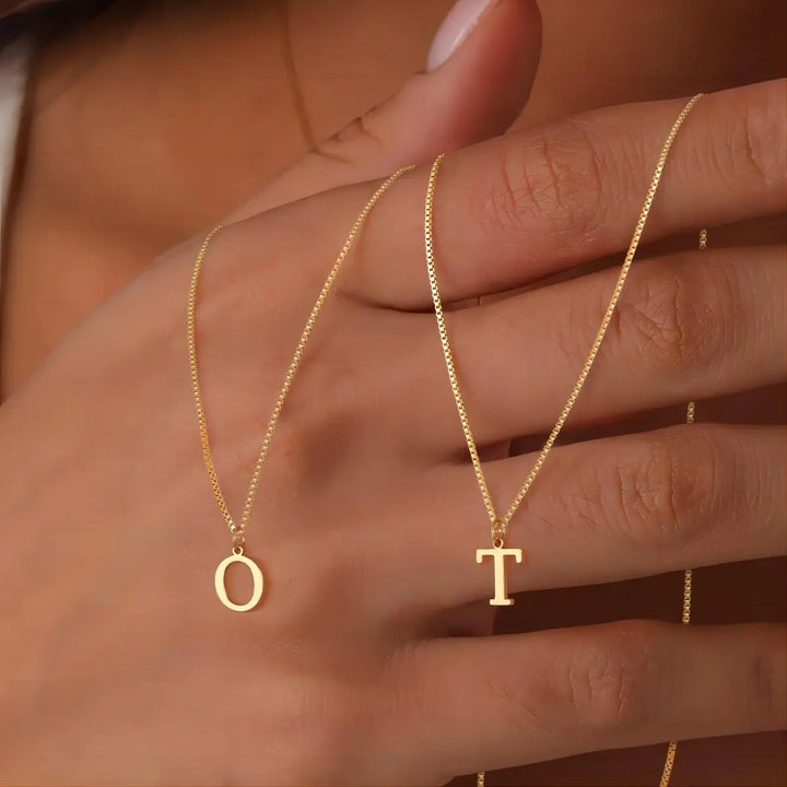 Enzhalynne | Collar de Oro de 18K con Iniciales