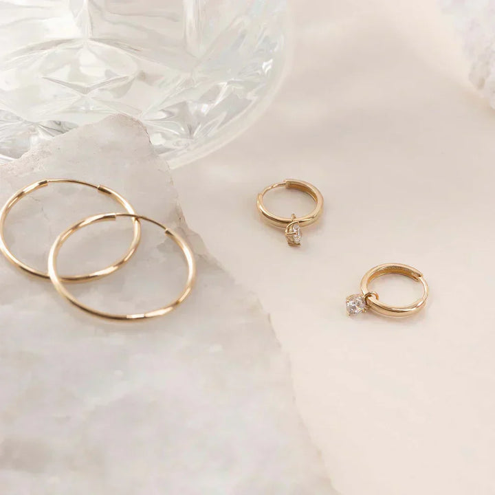 Amarissea | Aros de Piedra Moonbeam en Oro de 14k