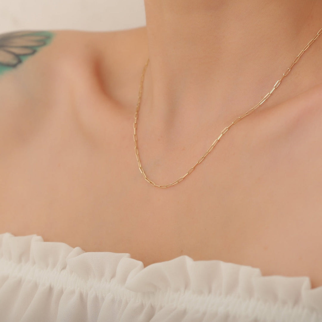 Tiaralynn | Pequeño Collar de Papel en Oro de 18K