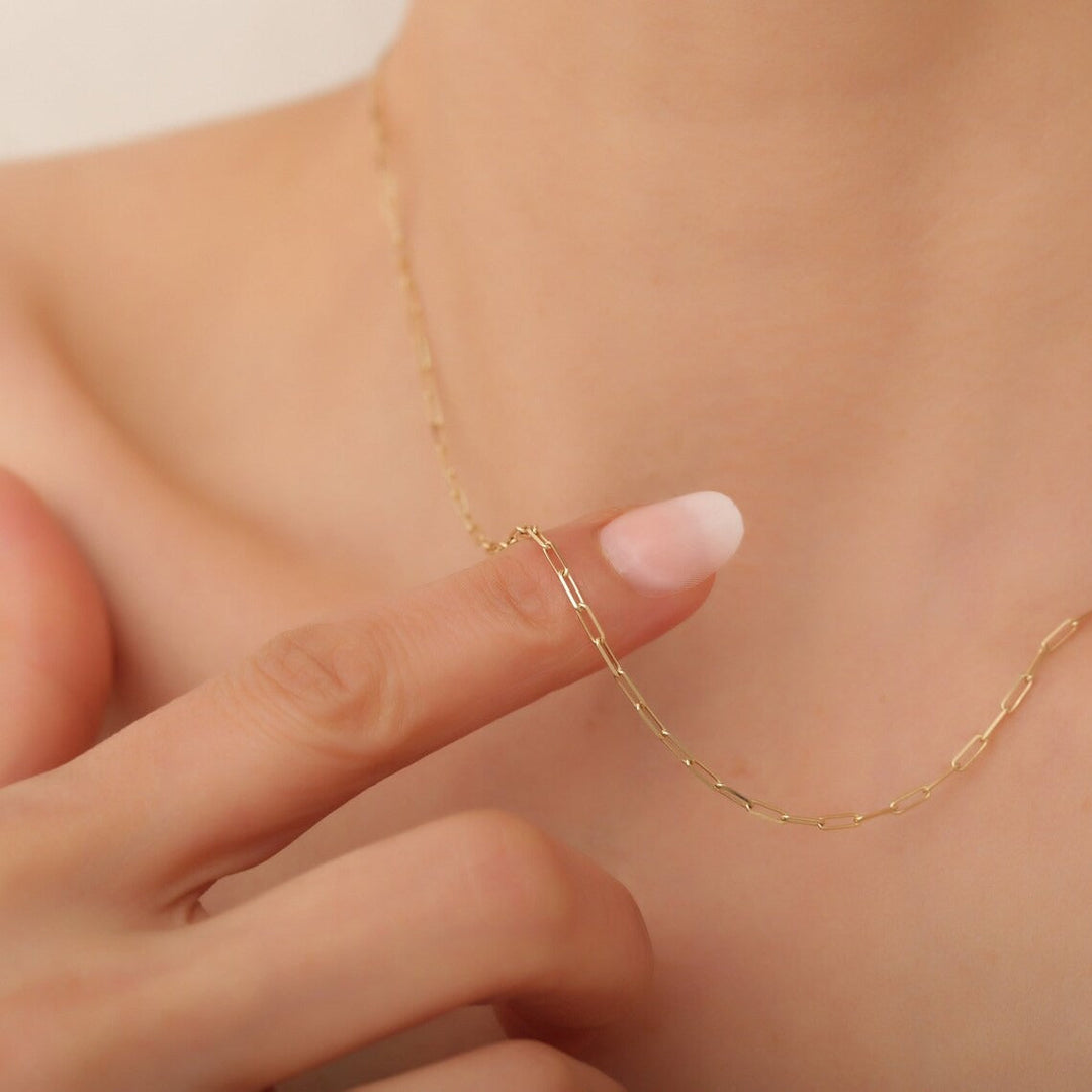 Tiaralynn | Pequeño Collar de Papel en Oro de 18K